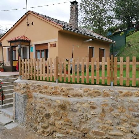 Vila La Casina De La Bisa Soto de las Duenas Exteriér fotografie